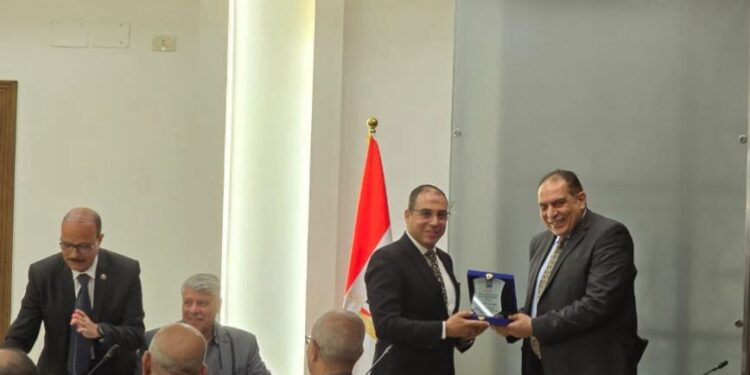 شعبة مستخلصى جمارك الإسكندرية تبحث معوقات زمن الإفراج الجمركى وتوصي بخطة عاجلة للتيسير الجمركي