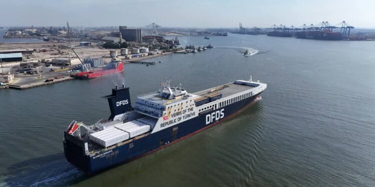 تعرف علي خط الرورو بين مينائى دمياط و تريستا الإيطالي لزيادة حجم الصادرات المصرية الى الدول الاوربية