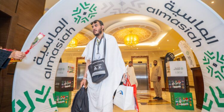 وسط استقبال حار من الماسية: وصول طلائع حجاج السياحة المصريين القادمين برًا إلى الأراضي المقدسة