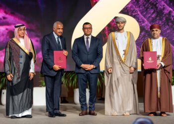 طلعت مصطفى توقع إتفاقية مع وزارة الإسكان بسلطنة عمان لتطوير مشروعين عقاري وسياحي باستثمارات 1.5 مليار ريال عماني