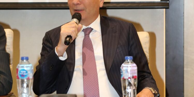 بحضور رئيسي لجنتي الزراعة بمجلسي النواب والشيوخ .. وزير الزراعة يطلق فعاليات ورشة عمل حول توطين صناعة المبيدات في مصر