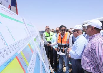 خلال جولته بصعيد مصر لتفقد مواقع العمل بمشروعات النقل والصناعة .. وزير الصناعة يتفقد المنطقة الصناعية بالمطاهرة بمحافظة المنيا