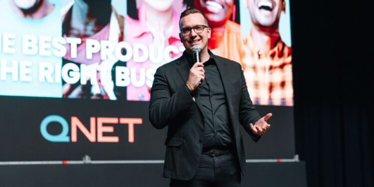 كيونت تشعل روح المبادرة والتحول الشخصي في أكبر مؤتمراتها العالمية V- Convention