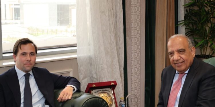 وزير الكهرباء يستقبل وزير التجارة الخارجية بالسويد لبحث سبل دعم الشراكة 