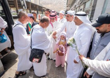 وسط مشاهد ايمانية واستقبال حافل .. وصول نصف حجاج الماسية المعتمدة لخدمة 21 دولة بينهم التضامن والسياحة بمصر