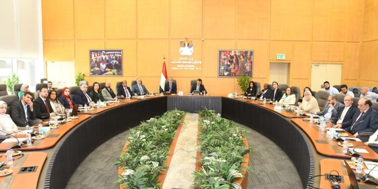 «الإسكان» تعقد اجتماعاً لمناقشة الاستعداد لإطلاق الاستراتيجية الوطنية للمدن الجديدة الذكية