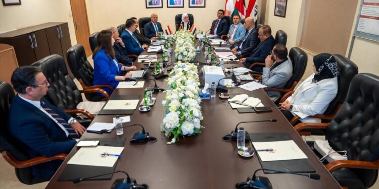 خلال زيارته للعاصمة الأردنية عمان .. وزير الصناعة يشارك في فعاليات الاجتماع الدوري للجمعية العمومية لشركة الجسر العربي