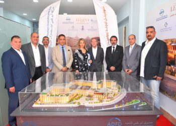 بالصور.. زيارة ميدانية لرئيسي أبوظبي للاستثمارات السياحية ومجموعة أكور العالمية لموقع مشروع فندق “سوفيتل ليجند – الأهرامات”