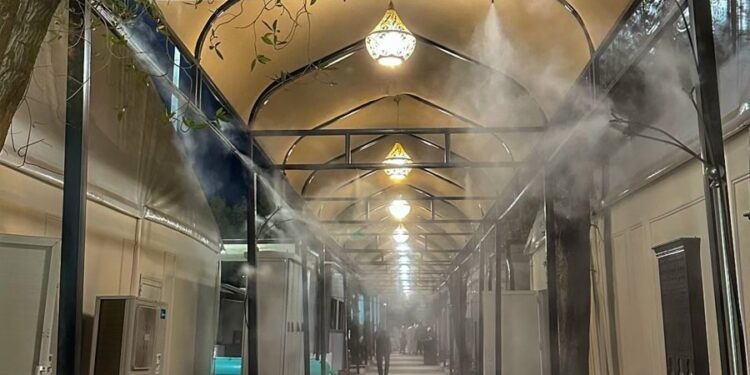 الحج السياحي .. مطوف حج الخمس نجوم: بدء تسلم المخيمات بمني وعرفات.. وتقنيات وخدمات جديدة لراحة الحجاج