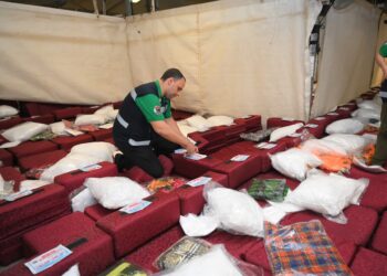 مشرفو حج الجمعيات الأهلية يتسلمون مخيمات عرفات ومنى.. ويستكملون الترتيبات النهائية استعدادًا لتصعيد الحجاج الأربعاء المقبل