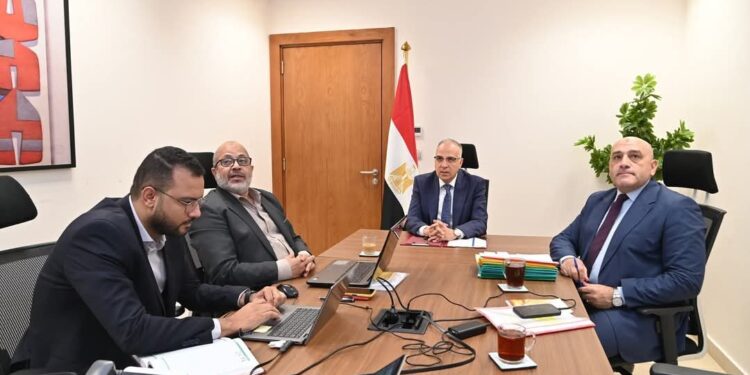 وزير الري يتابع أعمال حماية الشواطئ بسواحل مصر الشمالية وإصدار تراخيص لها