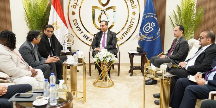 رئيس هيئة الرعاية الصحية يلتقي وفد لشركة «روش العالمية» لتعزيز التعاون وتوسيع آفاق الشراكة الاستراتيجية في مجالات الرعاية الصحية وتبادل الخبرات