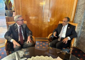 وزير الخارجية يلتقى مع الرئيس التنفيذى لشركة «سكاتك النرويجية» لتعزيز العلاقات التجارية والاستثمارية بين البلدين 
