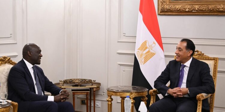 رئيس الوزراء يلتقي الرئيس التنفيذي لمؤسسة التمويل الدولية .. و يشيد بالتعاون المثمر مع المؤسسة في طرح عدد من المطارات المصرية للإدارة والتشغيل أمام مجموعة من الشركات العالمية المتخصصة