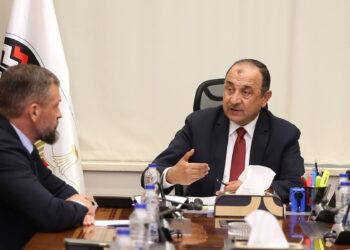 وزير قطاع الأعمال العام يبحث مع تحالف بقيادة «روسال الروسية» سبل التعاون في مجال الألومنيوم