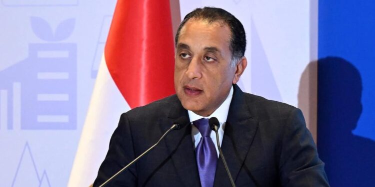 رئيس الوزراء: القطاع الخاص أثبت خلال السنوات الأخيرة قدرته على توليد أكثر من 80% من فرص العمل ويُمثل اليوم نحو 70% من الناتج المحلي الإجمالي ليصبح العمود الفقري للاقتصاد المصري