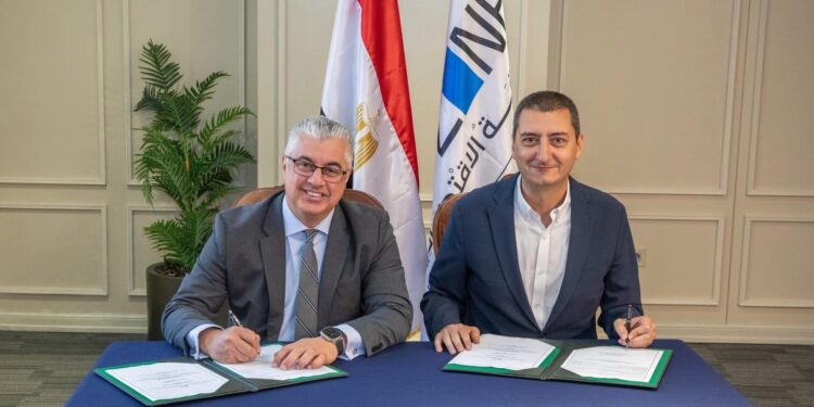 باستثمارات تبلغ 18 مليون دولار أمريكي.. رئيس اقتصادية قناة السويس يوقع عقد مشروع جديد مع شركة «أولوسوي» التركية