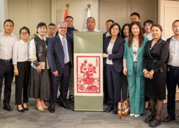 رئيس اقتصادية قناة السويس يستقبل وفد غرفة إقليم «جيلين» الصينية المتضمن 20 شركة في قطاعات متنوعة