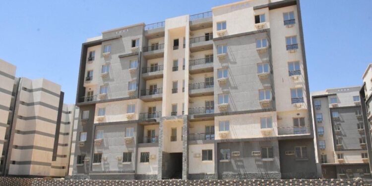 وزير الإسكان يُعلن استكمال تسليم دفعة جديدة من وحدات مشروع سكن مصر بالقاهرة الجديدة