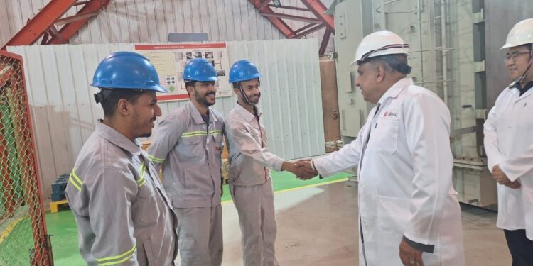 وزير الكهرباء فى زيارة ميدانية الى مصانع شركة «اكس دى إجيماك» بمحافظة السويس
