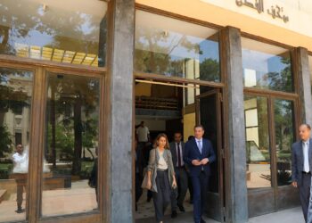 وزير الزراعة يلتقي مدير مكتب اليونسكو بالقاهرة ويصطحبها في جولة بالمتحف الزراعي لتعزيز التعاون في أعمال التطوير