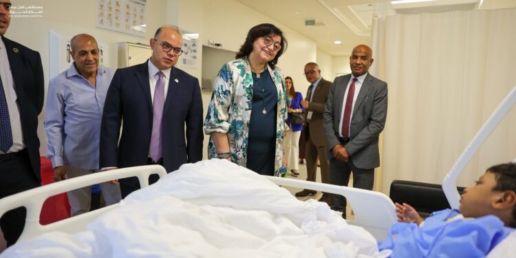 «الرقابة المالية» مع الشركات التابعه بالقطاع المالي غير المصرفي في زيارة لمستشفى أهل مصر