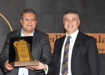 تكريم الدكتور مدحت شلبي رئيس شركة «الصفوة للتطوير العمراني» كأكبر مطور عقاري في الدلتا