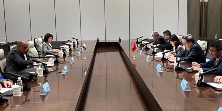 وزير الكهرباء يبحث مع رئيس هيئة الطاقة الصينية سبل دعم وتعزيز التعاون والشراكةوزيادة الاستثمارات الصينية