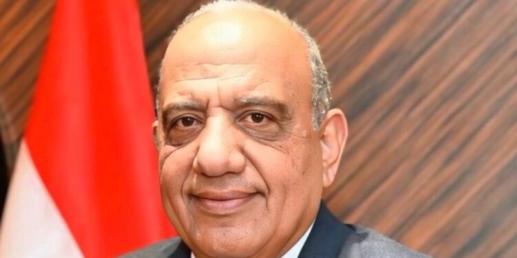 وزير الكهرباء يغادر الي الصين للمشاركة فى مؤتمر شنغهاي للطاقات المتجددة وحلول الطاقة النظيفة