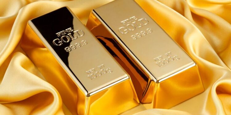 جولد بيليون: ضعف الدولار يدعم صعود سعر أونصة الذهب بشكل محدود