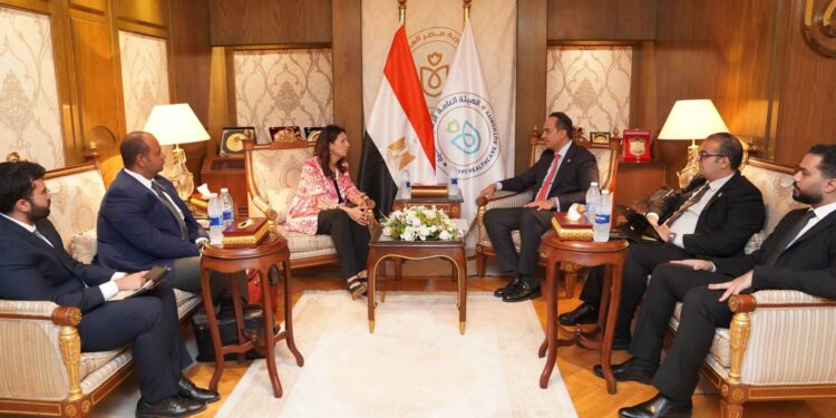 رئيس هيئة الرعاية الصحية يبحث مع مؤسسة فولبرايت مصر آفاق التعاون في تبادل الخبرات التعليمية وتعزيز البحث العلمي 