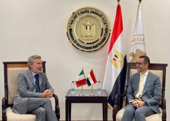 وزير الاستثمار يلتقى سفير دولة إيطاليا بالقاهرة لبحث سبل تعزيز العلاقات الاقتصادية بين البلدين