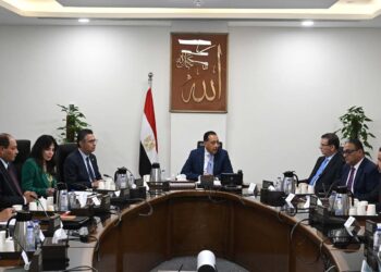 رئيس الوزراء يتابع جهود تطوير قطاع صناعة السكر في مصر وتعزيز الإنتاج المحلي