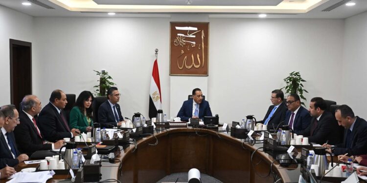 رئيس الوزراء يتابع جهود تطوير قطاع صناعة السكر في مصر وتعزيز الإنتاج المحلي