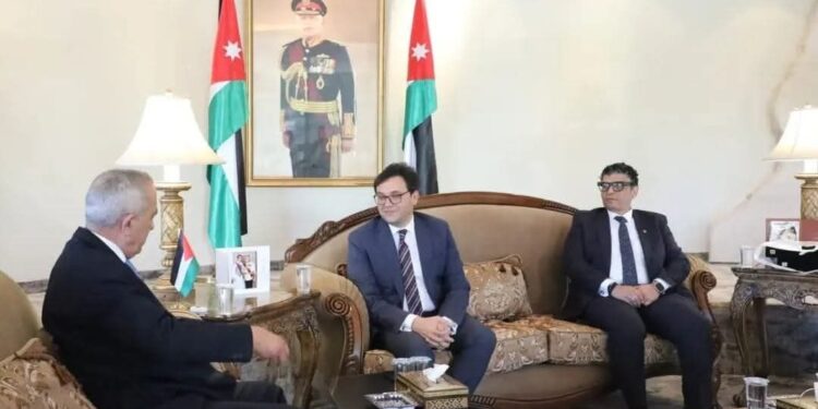 وزير الثقافة يلتقي نظيره الأردني لبحث التعاون الثقافي والفني بين البلدين في مجالات التراث والموسيقى والمسرح