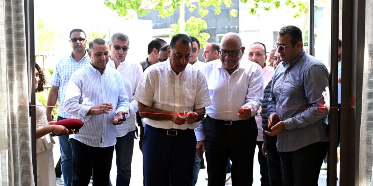 رئيس الوزراء يفتتح معرض الهيئة العربية للتصنيع «أتيكو» للصناعات الخشبية ومصنع الإلكترونيات بـ«نورث سكوير مول العلمين»