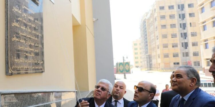 بتكلفة 4.3 مليار جنيه .. وزير التعليم العالي ومحافظ كفر الشيخ ورئيس الجامعة يفتتحون ويتفقدون عددًا من المشروعات التعليمية والصحية
