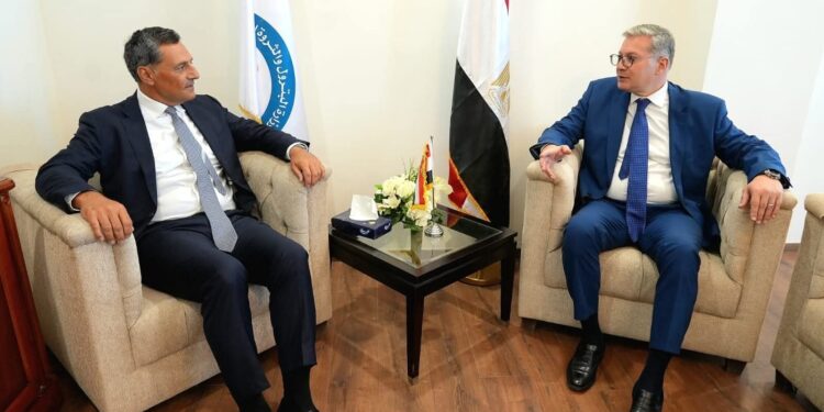 جلسة مباحثات بين وزير البترول والثروة المعدنية ورئيس «إنرجين» لبحث تعزيز التعاون في مجالات الغاز والتقاط الكربون