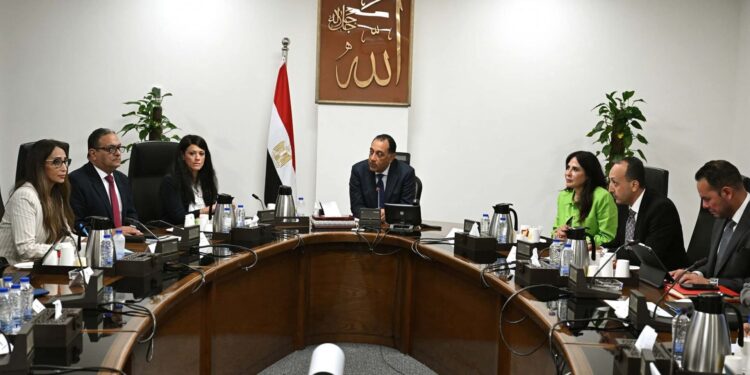 رئيس الوزراء يستعرض الخطوات التنفيذية لإنشاء وحدة مركزية لحصر ومتابعة وتنظيم الشركات المملوكة للدولة