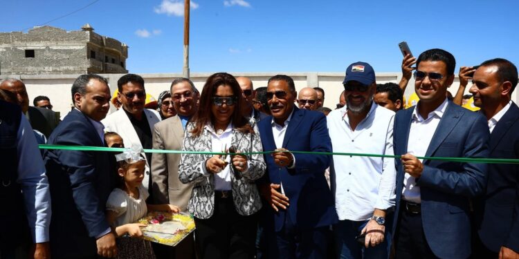  وزيرة التنمية المحلية ومحافظ مطروح يفتتحان مجزر مدينة الحمام المطور بتكلفة 35 مليون جنيه