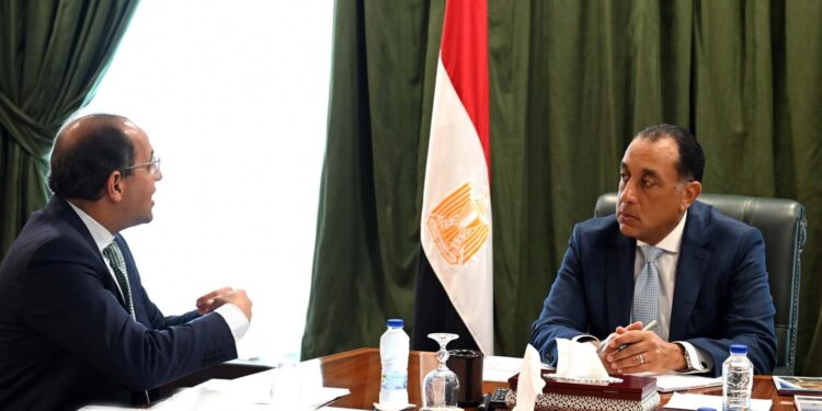 أعلي ميزانية بقيمة 45 مليار جنيه .. رئيس الوزراء يُتابع مع وزير المالية موقف سداد المستحقات المتأخرة للمصدرين