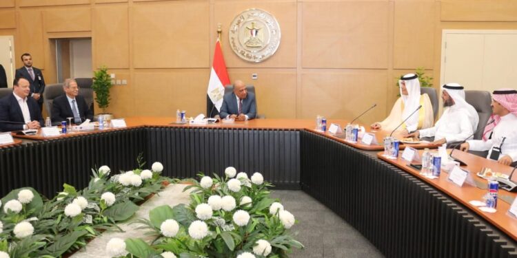 وزير الكهرباء يشهد توقيع مذكرة تفاهم لتطوير وتحديث مركز أبحاث الجهد الفائق (EHVRC)