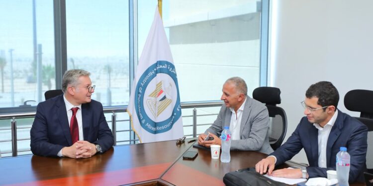 وزير البترول يبحث مع «السويدي إليكتريك» مستجدات مشروع مجمع الصناعات الفوسفاتية بالعين السخنة