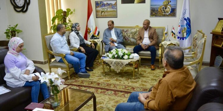 رئيسا جهاز السويس الجديدة والمناطق الحرة يناقشان تطوير المنطقة الحرة للاستثمار بعتاقة