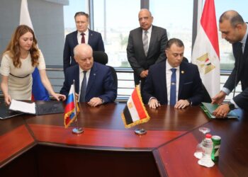 مصر وروسيا توقعان بروتوكولاً مكملًا للاتفاقية الحكومية الخاصة بالتعاون فى بناء وتشغيل محطات الطاقة النووية