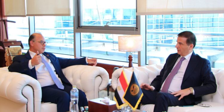 وزير الزراعة ورئيس هيئة الرقابة المالية يبحثان تسريع تنفيذ خطط عمل صندوق التكافل الزراعي