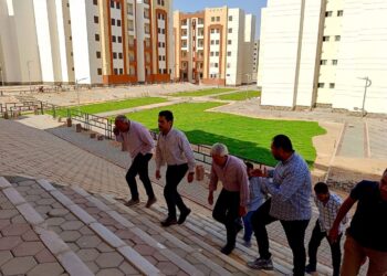 وزير الإسكان يتابع موقف تنفيذ عددٍ من المشروعات السكنية والخدمات الملحقة بها بمدينة العبور الجديدة