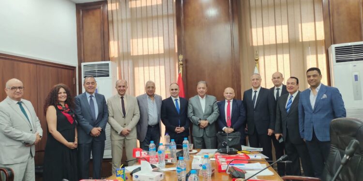 غرفة الصناعات الكيماوية تناقش مع الوفد المصري المشارك في مفاوضات جنيف أهمية الدفاع عن صناعة البلاستيك الوطنية