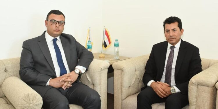 وزيرا الإسكان والشباب والرياضة يتابعان ملفات العمل وأوجه التعاون المشترك