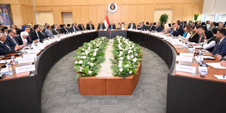  وزير الصناعة يترأس الاجتماع السابع والعشرين للمجموعة الوزارية للتنمية الصناعية